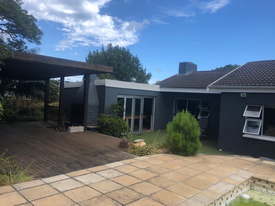 To Let 4 Bedroom Property for Rent in Mill Park Eastern Cape